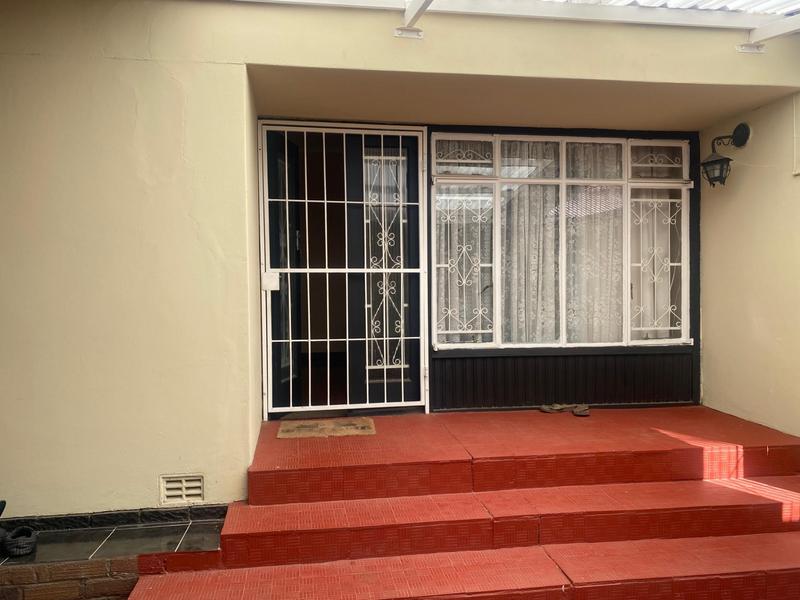 5 Bedroom Property for Sale in Top Town Eastern Cape